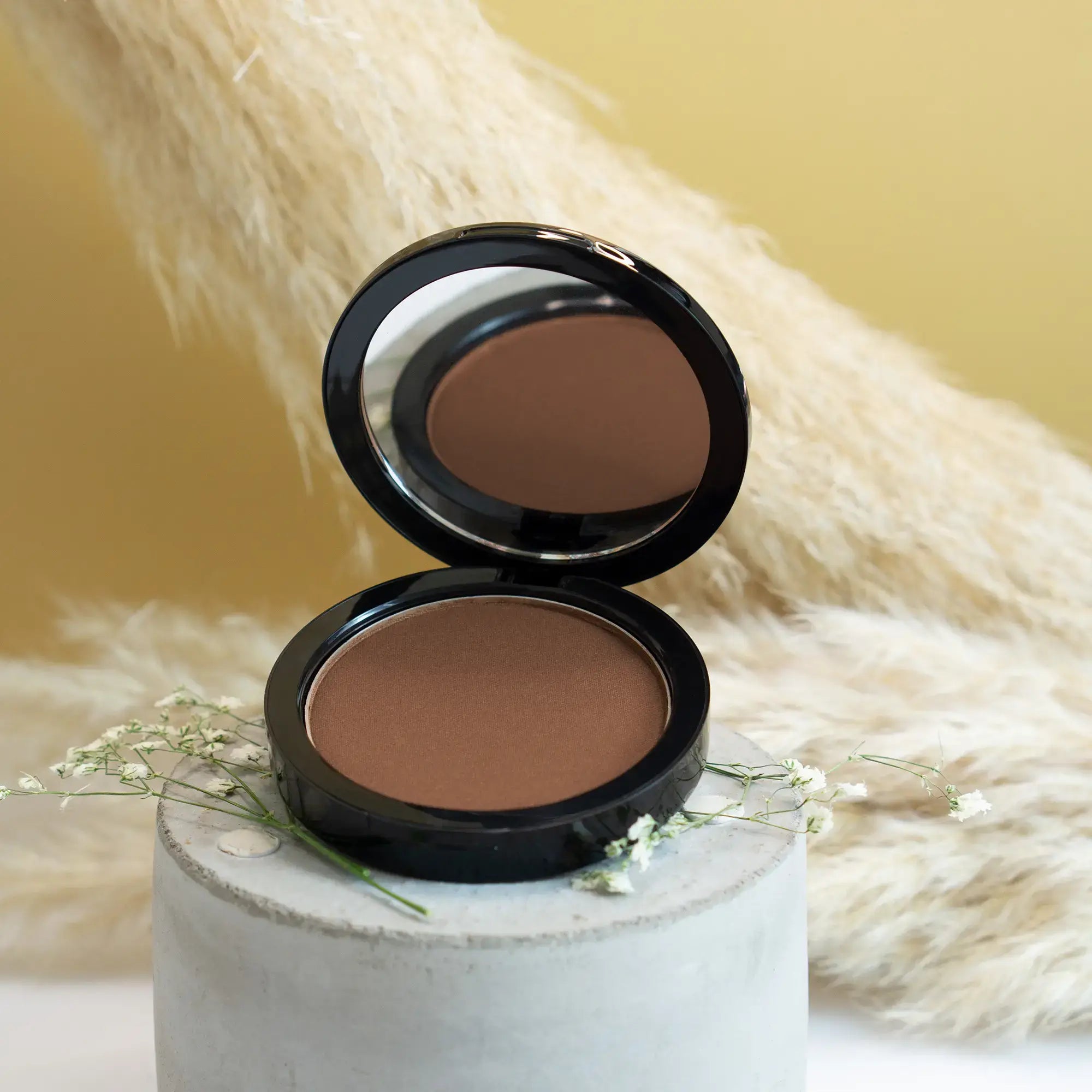 Natural-Looking Bronzer Pecan | Best Drugstore Bronzer For Tan Skin